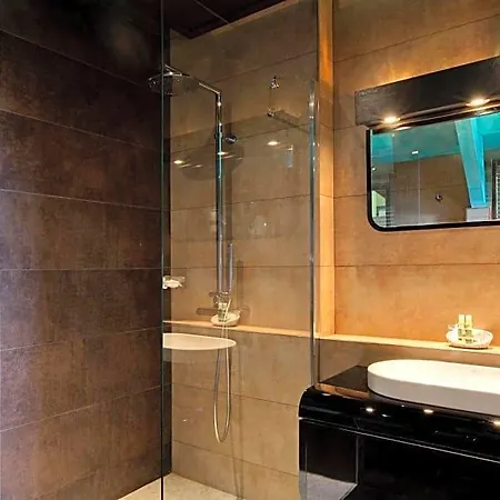 Le Pavillon De Gouffern Szálloda 3*