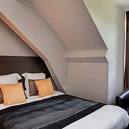Le Pavillon De Gouffern Otel 3*