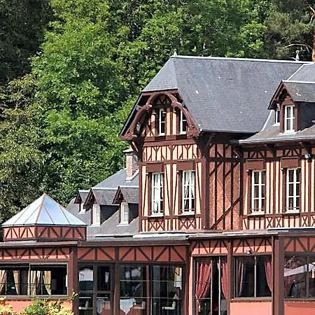 Otel Le Pavillon De Gouffern 3*