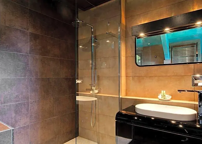 Le Pavillon De Gouffern Hotel 3*